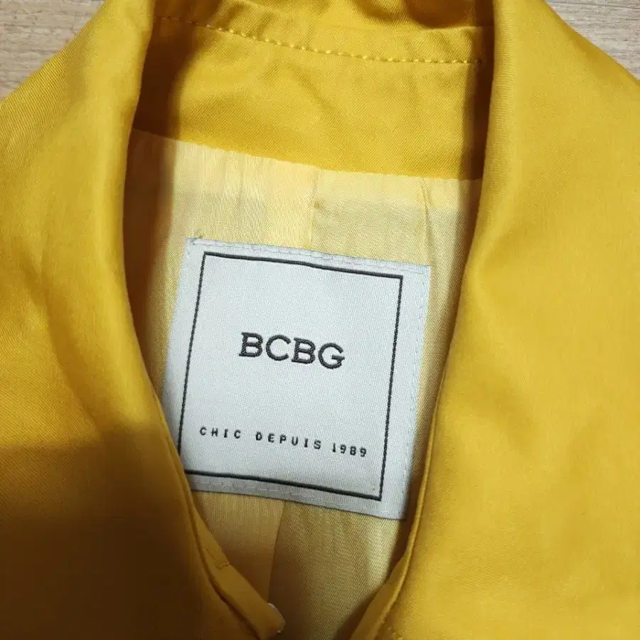 [66] BCBG 하프 트렌치코트