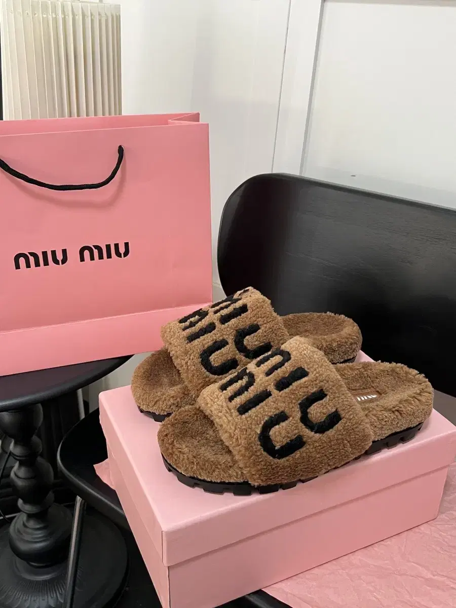 미우미우 miu miu 슬리퍼