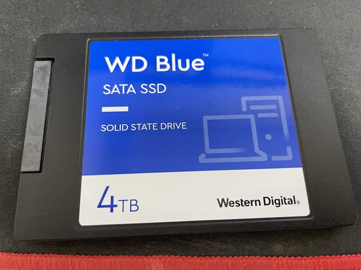 WD sata ssd 4TB 판매합니다.