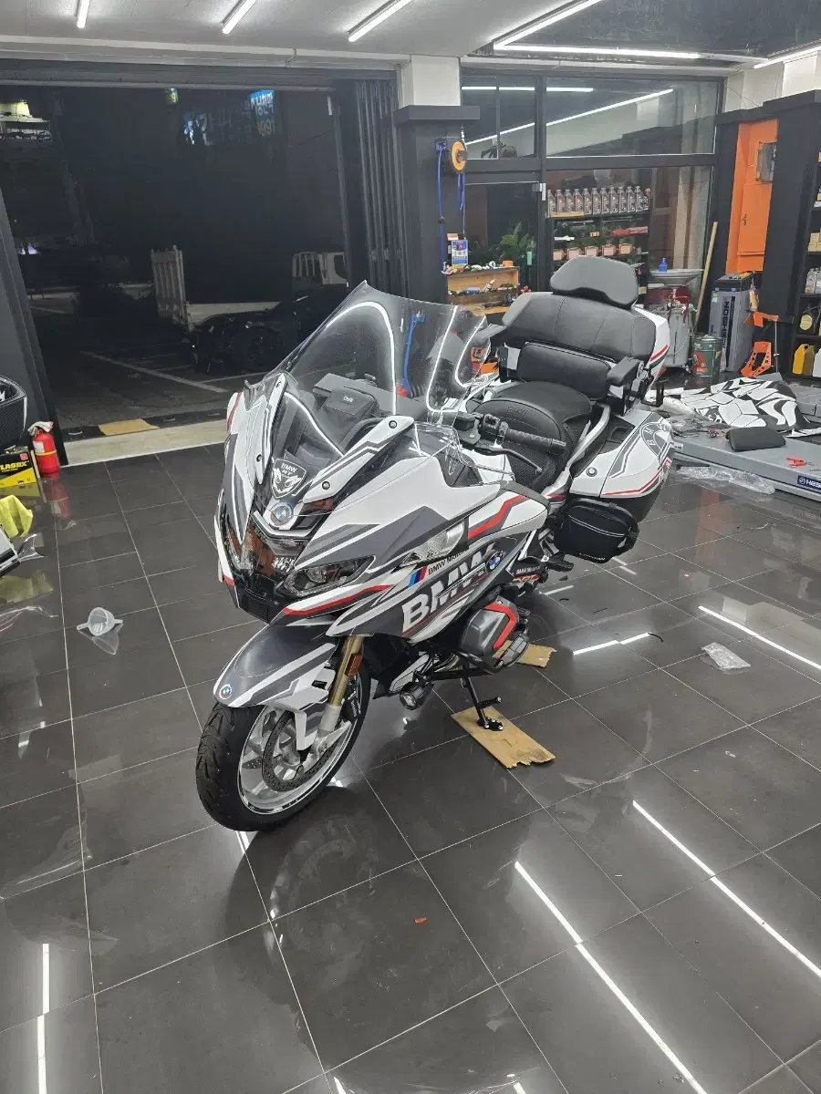 BMW R1250RT 입양보냅니다