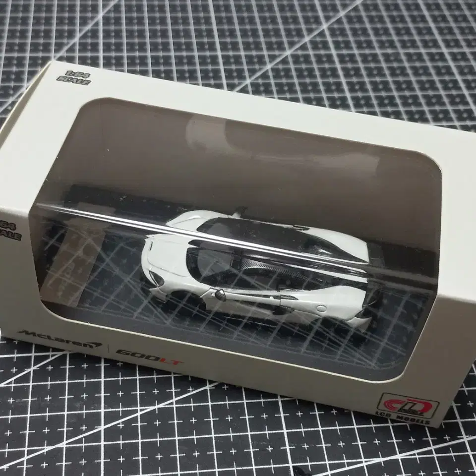 1:64 LCD Mclaren 600LT (화이트)