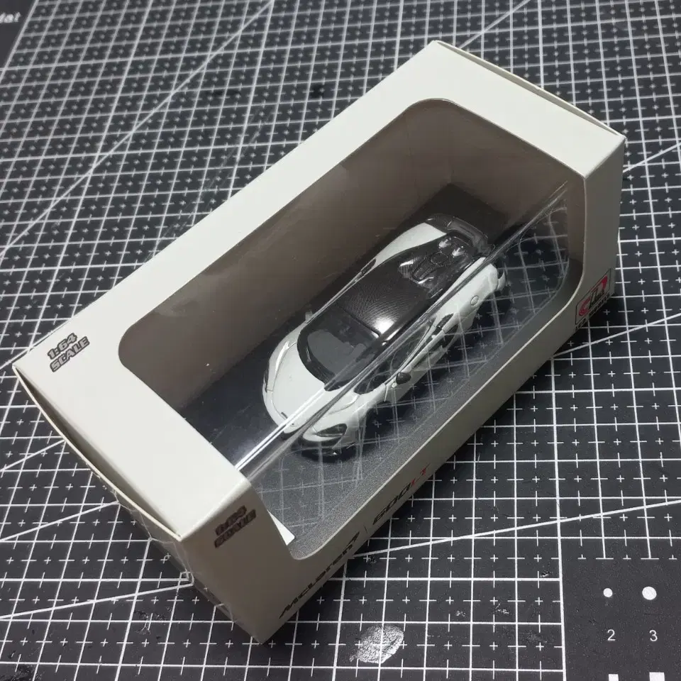 1:64 LCD Mclaren 600LT (화이트)