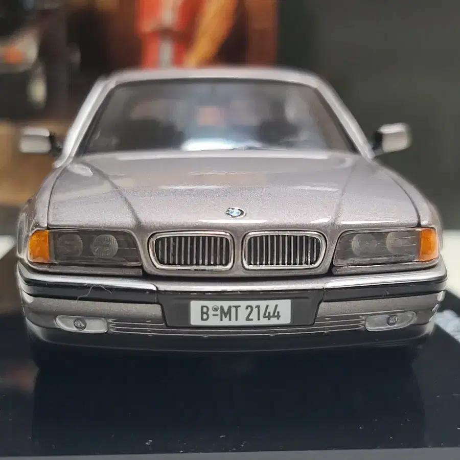 1:24 미니챔프 BMW 730il 007버전 다이캐스트 판매합니다.