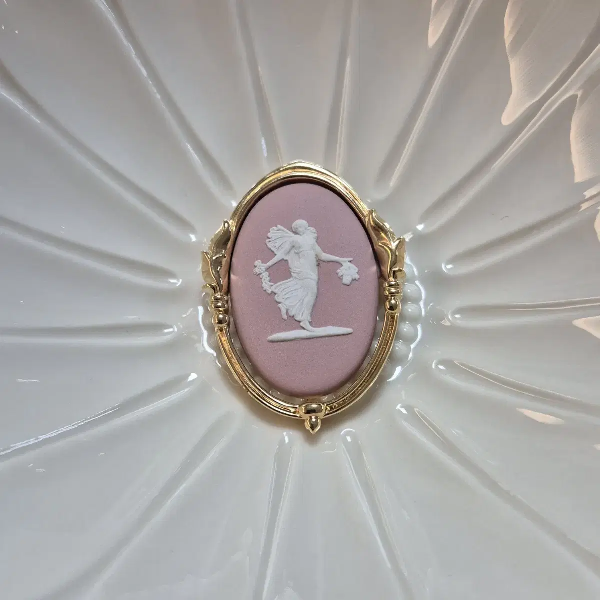 Vintage Wedgwood Jasper Pink Brooch