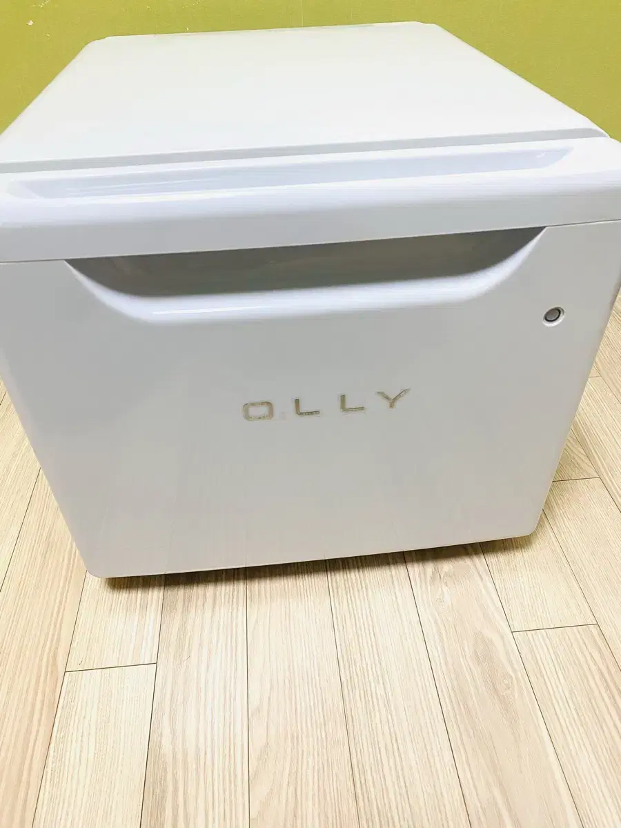 OLLY 저소음 미니냉장고