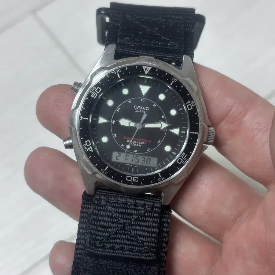 Casio AMW-320r 빈티지 섭마 아나디지