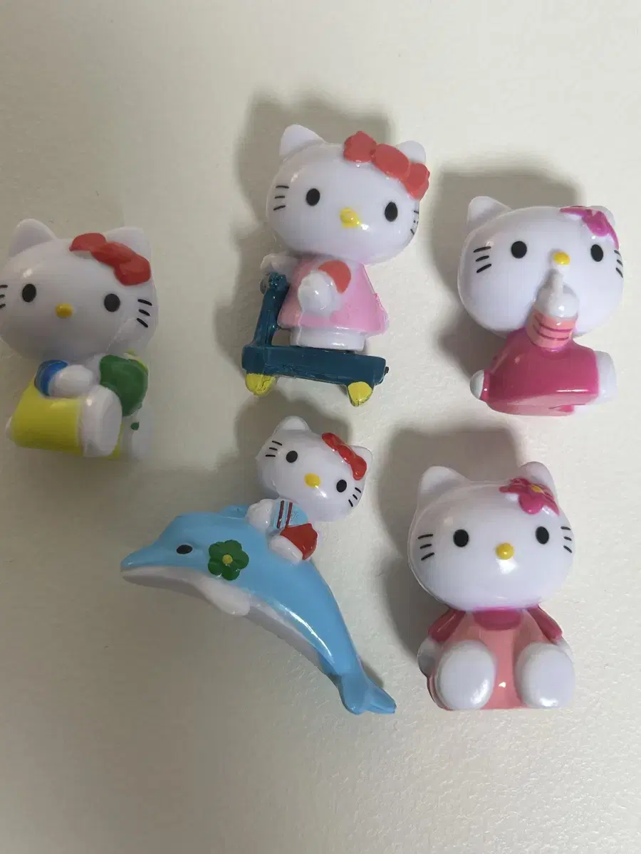 Hello Kitty Surprise Egg Figures