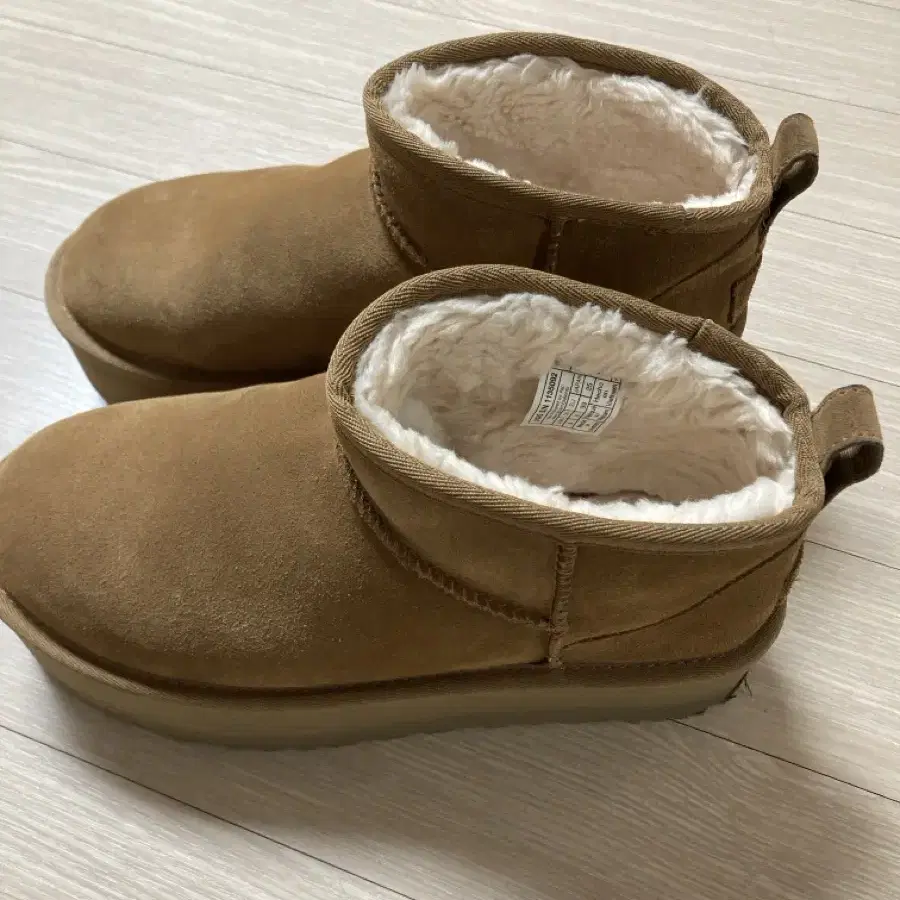 UGG 어그 부츠 클래식 미니 플랫폼 체스트넛 250