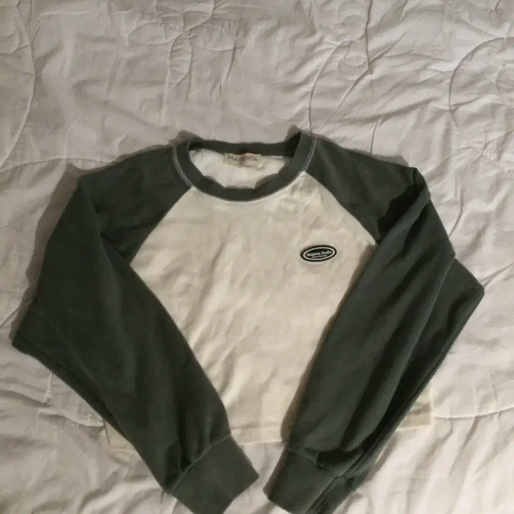 Green point sweatshirt