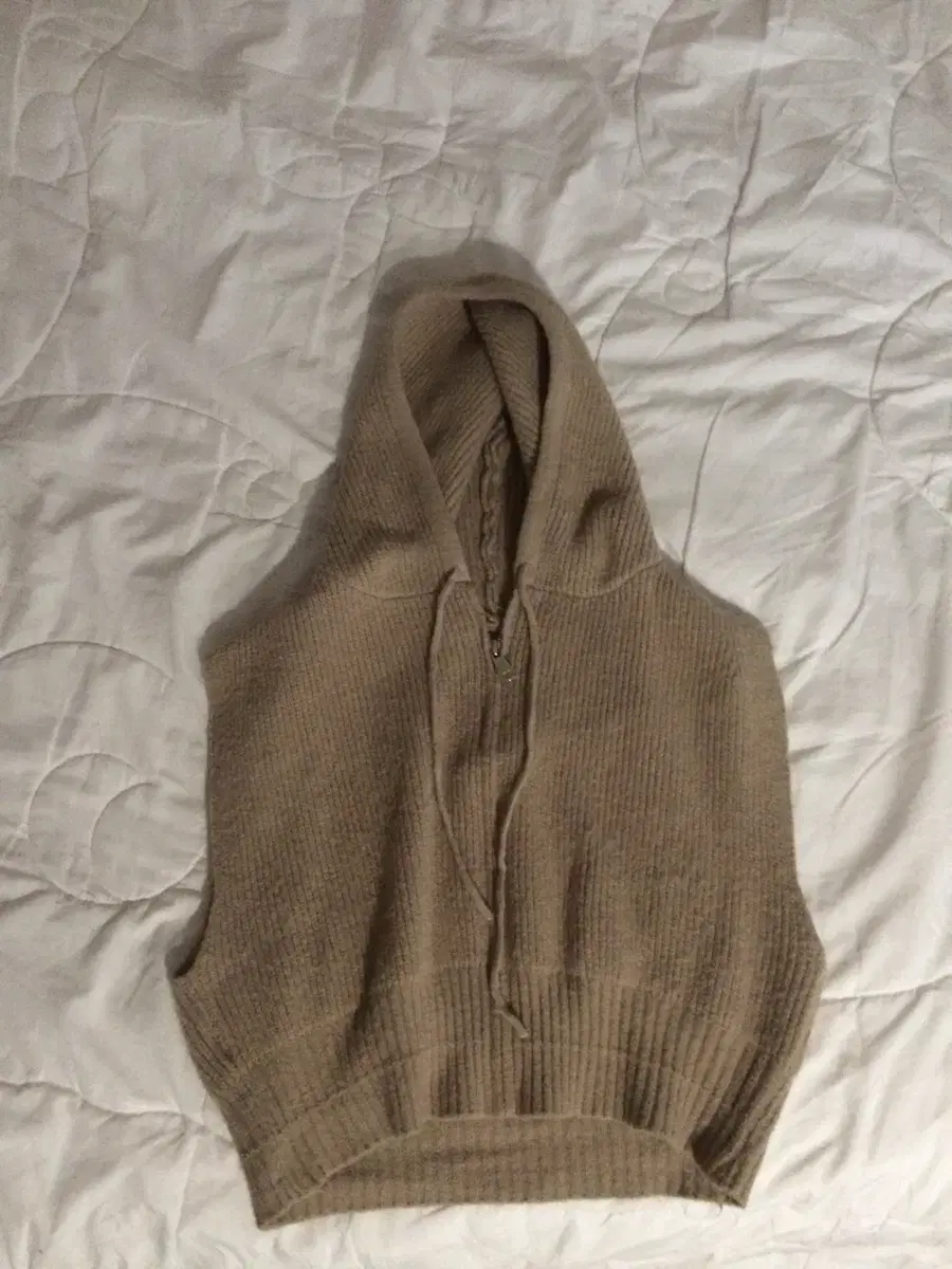 beige fall vest knitwear