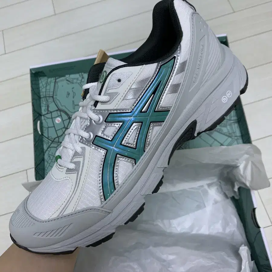 ASICS gel venture 6 shield Hidden ny