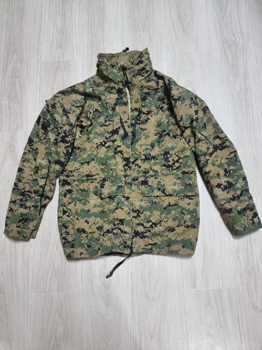 US Marine Corps Gore-Tex Jacket Small Regular I sell like new.