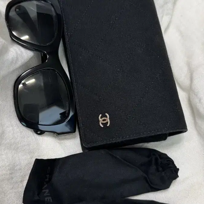 샤넬 하트로고 선글라스 A71468 chanel