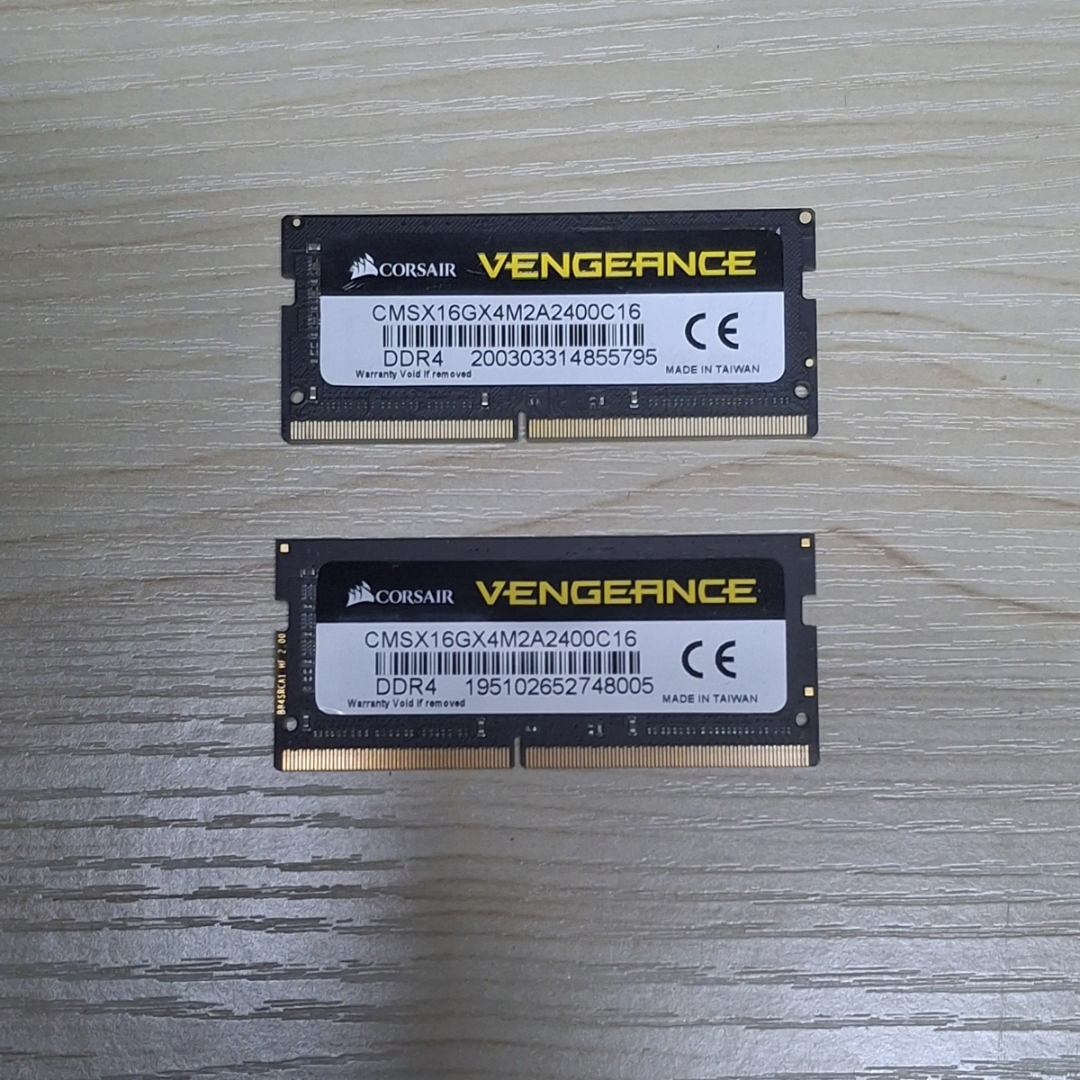 커세어 노트북용 DDR4 램 메모리 CMSX16GX4M2A2400C16