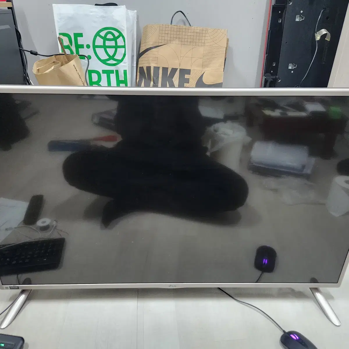 고장난 LG 42인치 TV 2대 42LF6070 42LF5600