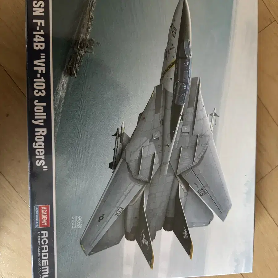 아카데미 모델 전투기 F-14B