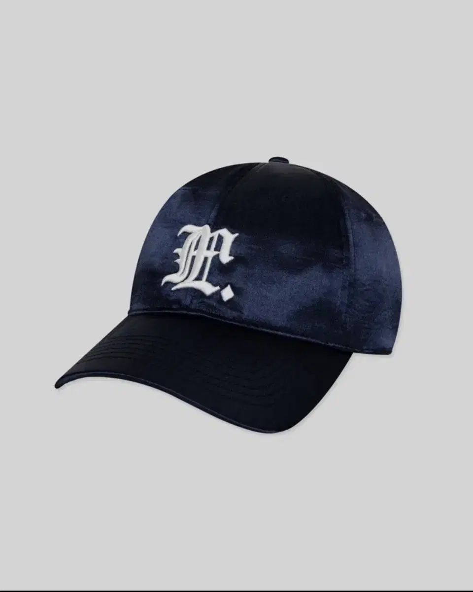 엘엠씨) GOTHIC SATIN 6PANEL CAP NAVY