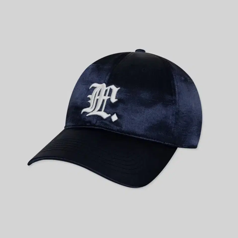 엘엠씨) GOTHIC SATIN 6PANEL CAP NAVY