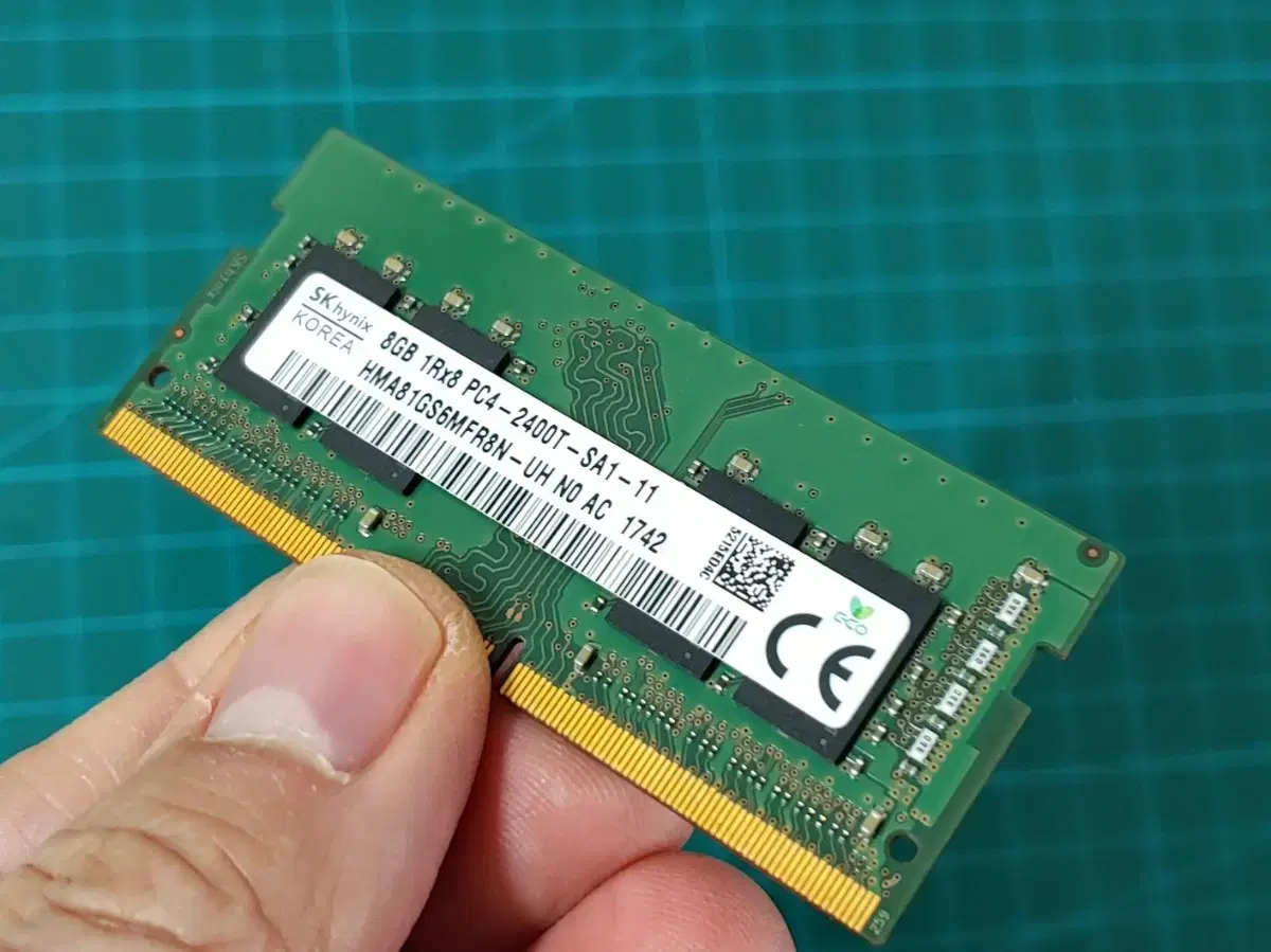 SK하이닉스 DDR4 8GB 2400T 노트북 메모리 (국내정품)