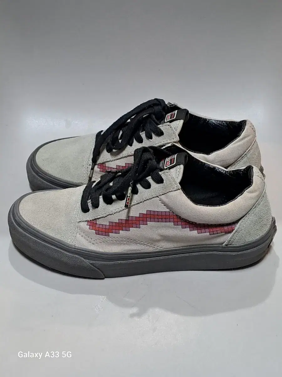 Vans Nintendo x Old Skool Dove (235)