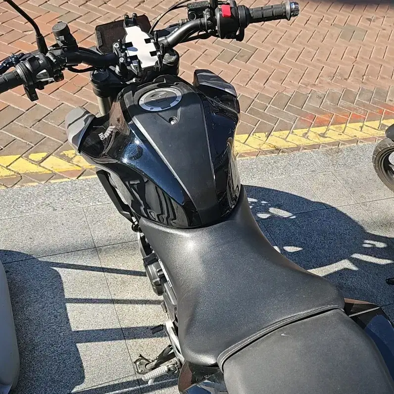 CB125R