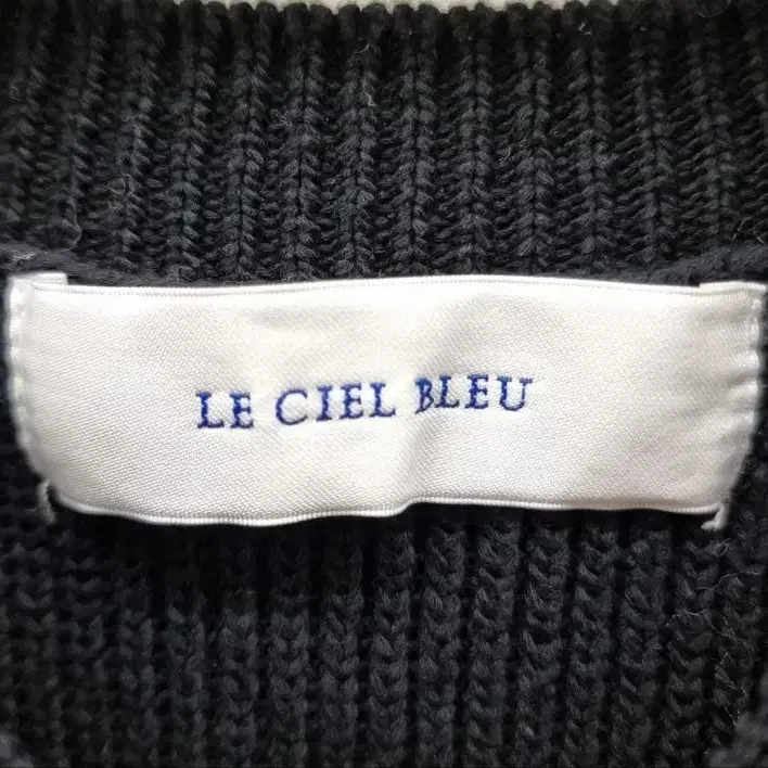 LE CIEL BLEU