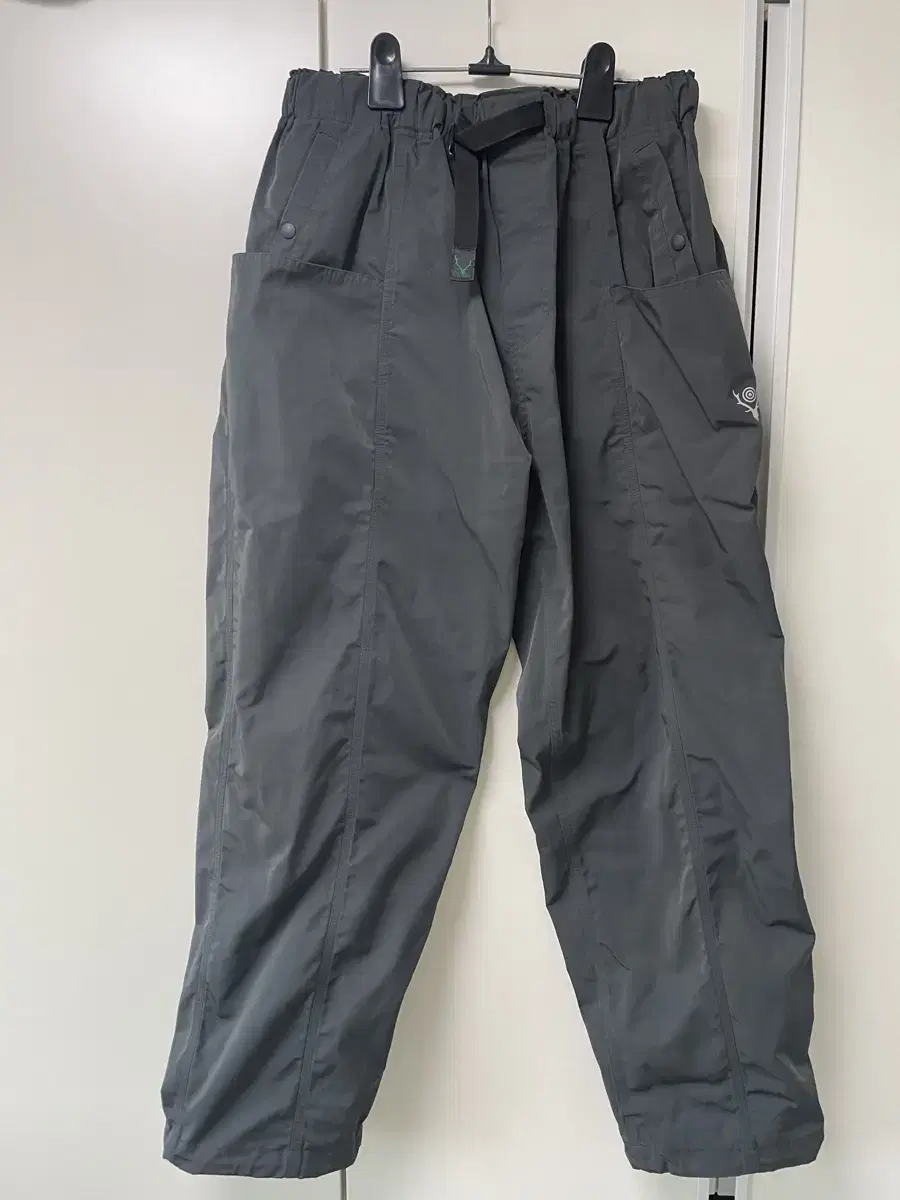 South2 west8 C.s. pant M 2023fw 그레이 폴리게버