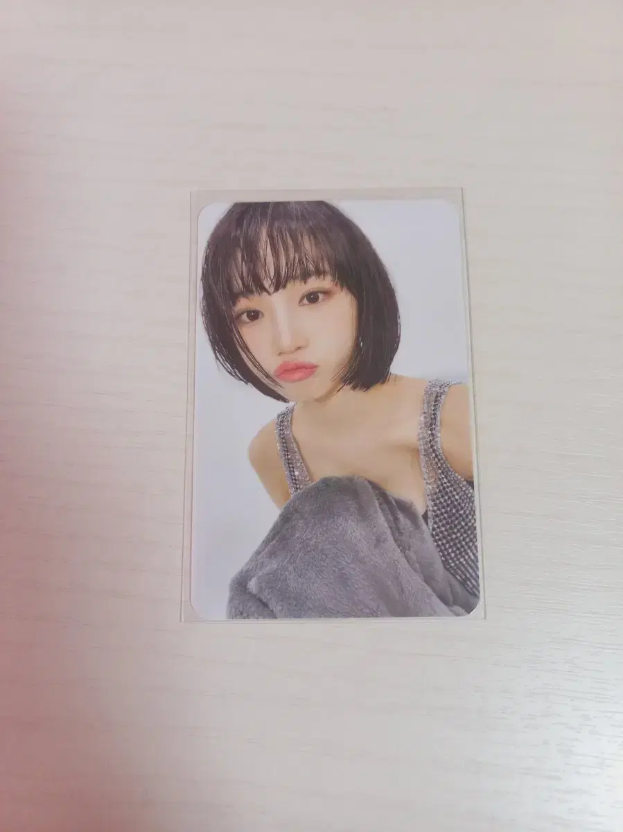 Le Sserafim kim chaewon 2024 Season's Greetings Photo Card