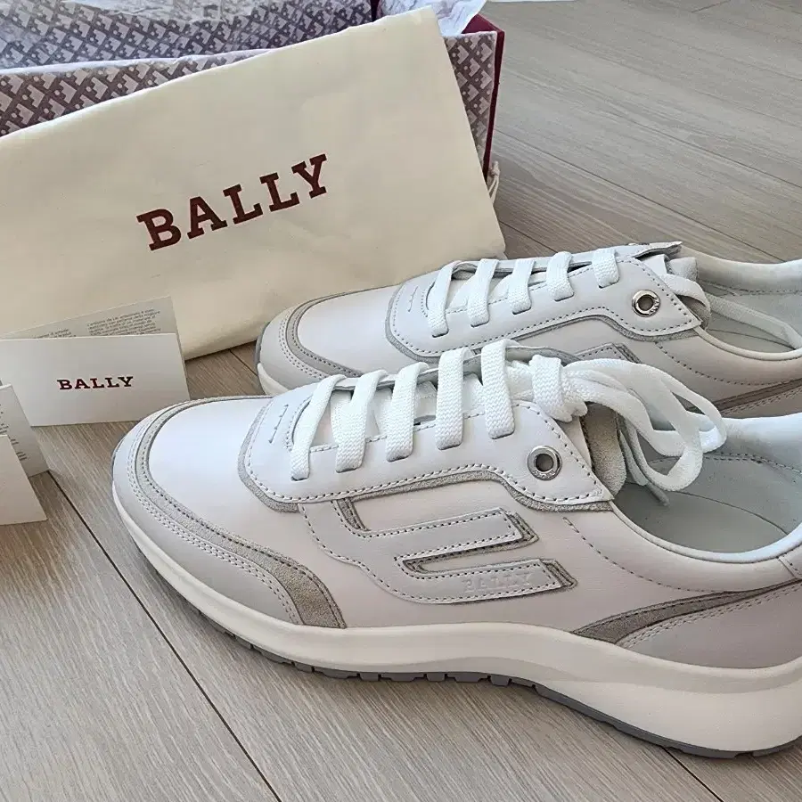 (새상품)발리 BALLY 스니커즈 41.5 / 265-270비브람 창