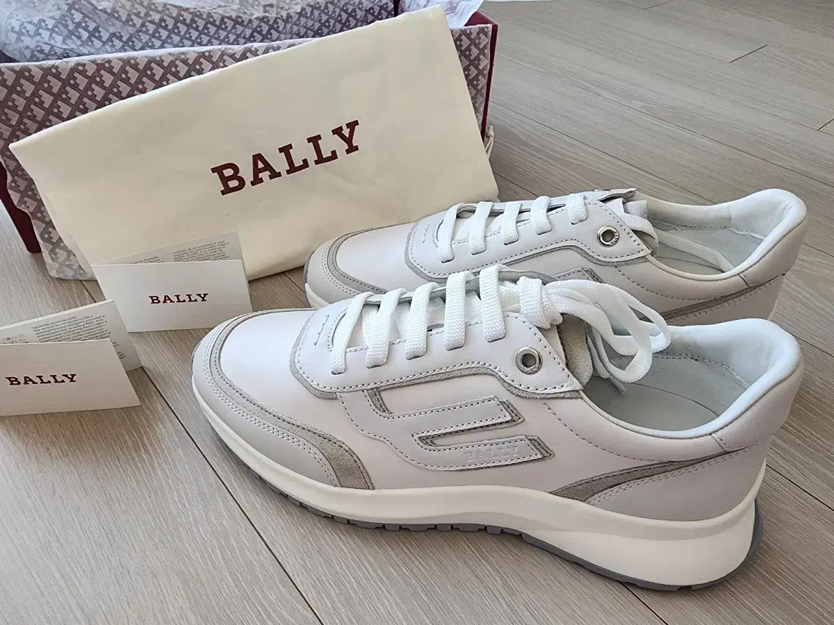 (새상품)발리 BALLY 스니커즈 41.5 / 265-270비브람 창