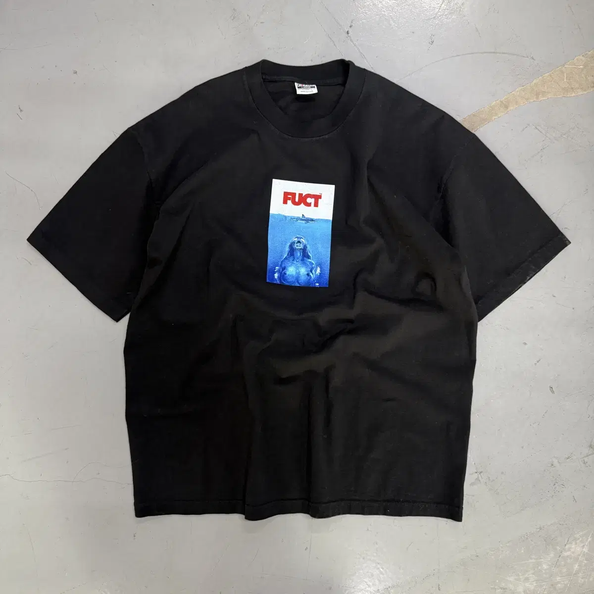 퍽트 죠스 패러디 티셔츠 L(XL)