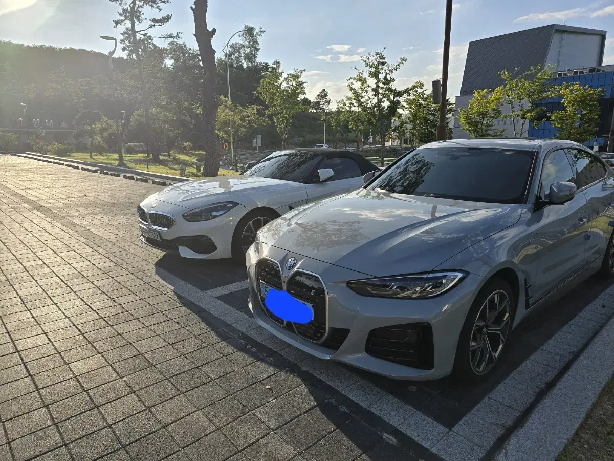 Bmw z4 / bmw i4 두차량 중 한차량 전세 드립니다