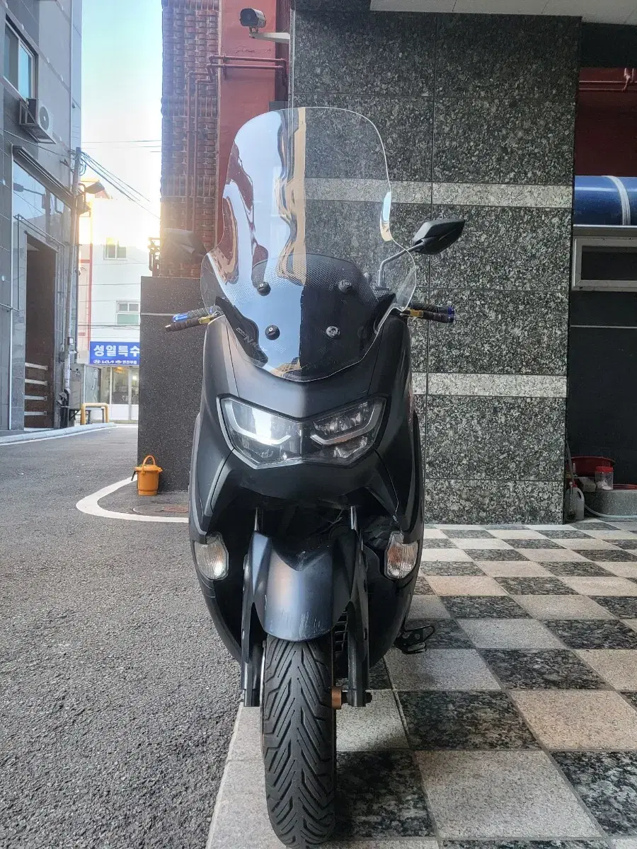 부산 21년식 NMAX125 판매합니다.