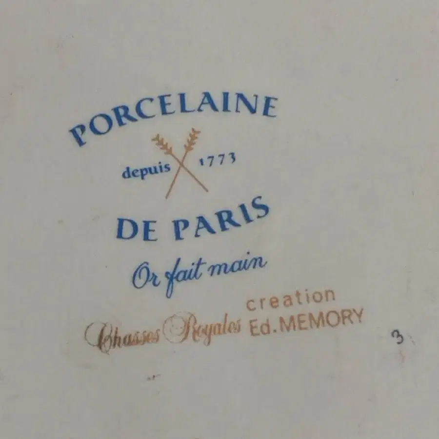 Porcelaine de Paris Round Tray