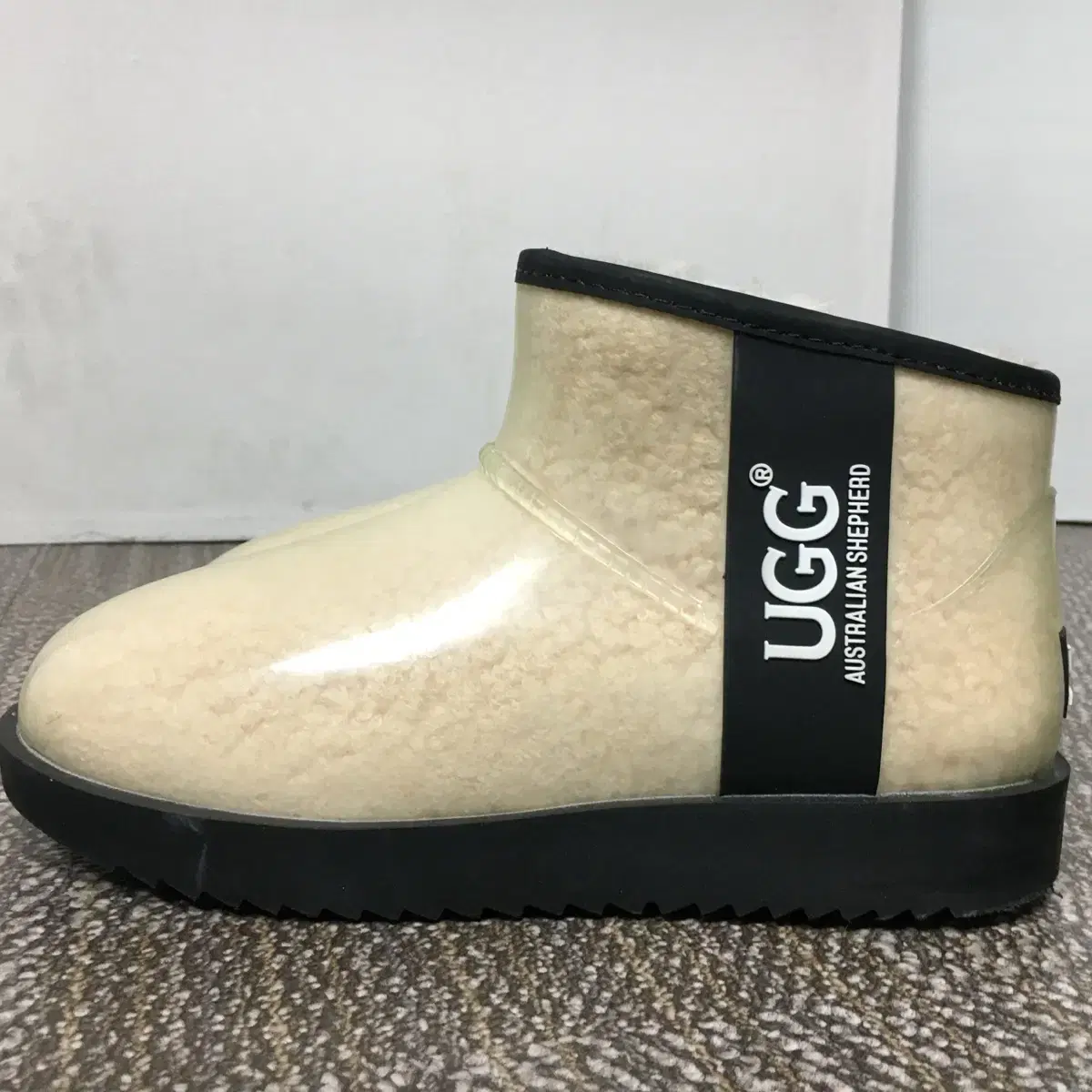 UGG 어그 클리어 양털 부츠 37 (230-35)