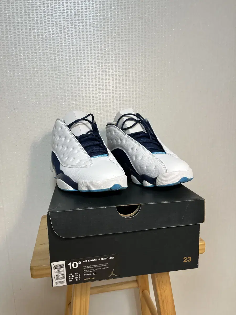 285 AIR JORDAN 13 조던13 로우 호넷