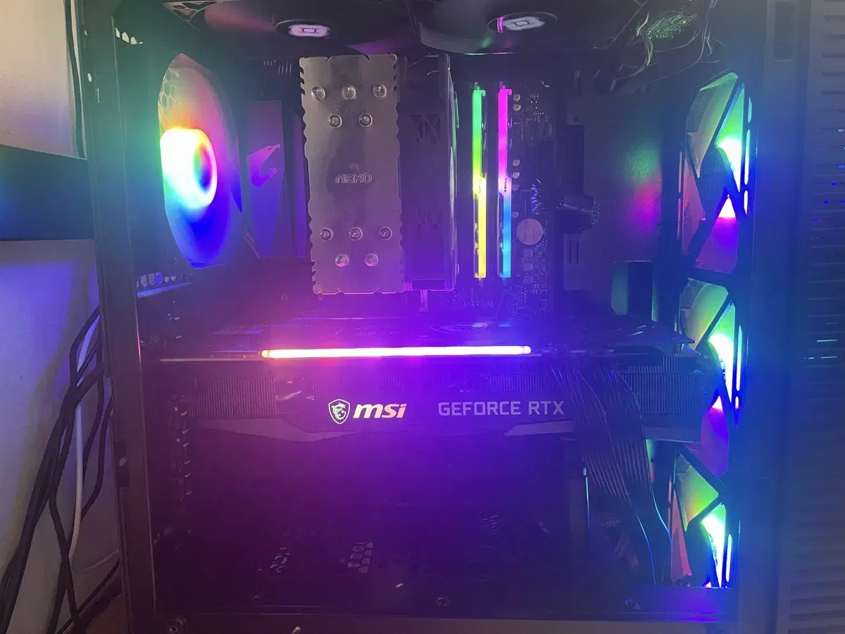 5700x rtx3070 컴퓨터 본체 팝니다