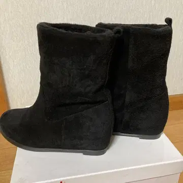 블랙 스웨이드 부츠 230 사이즈 워터그립 솔 230 사이즈