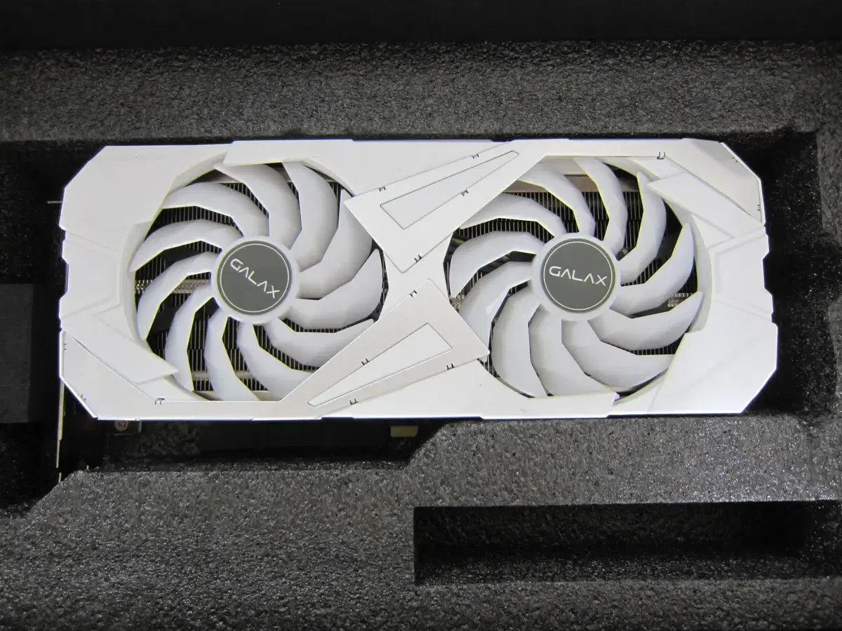 GALAX RTX 3070 EX WHITE OC V3 D6 8GB