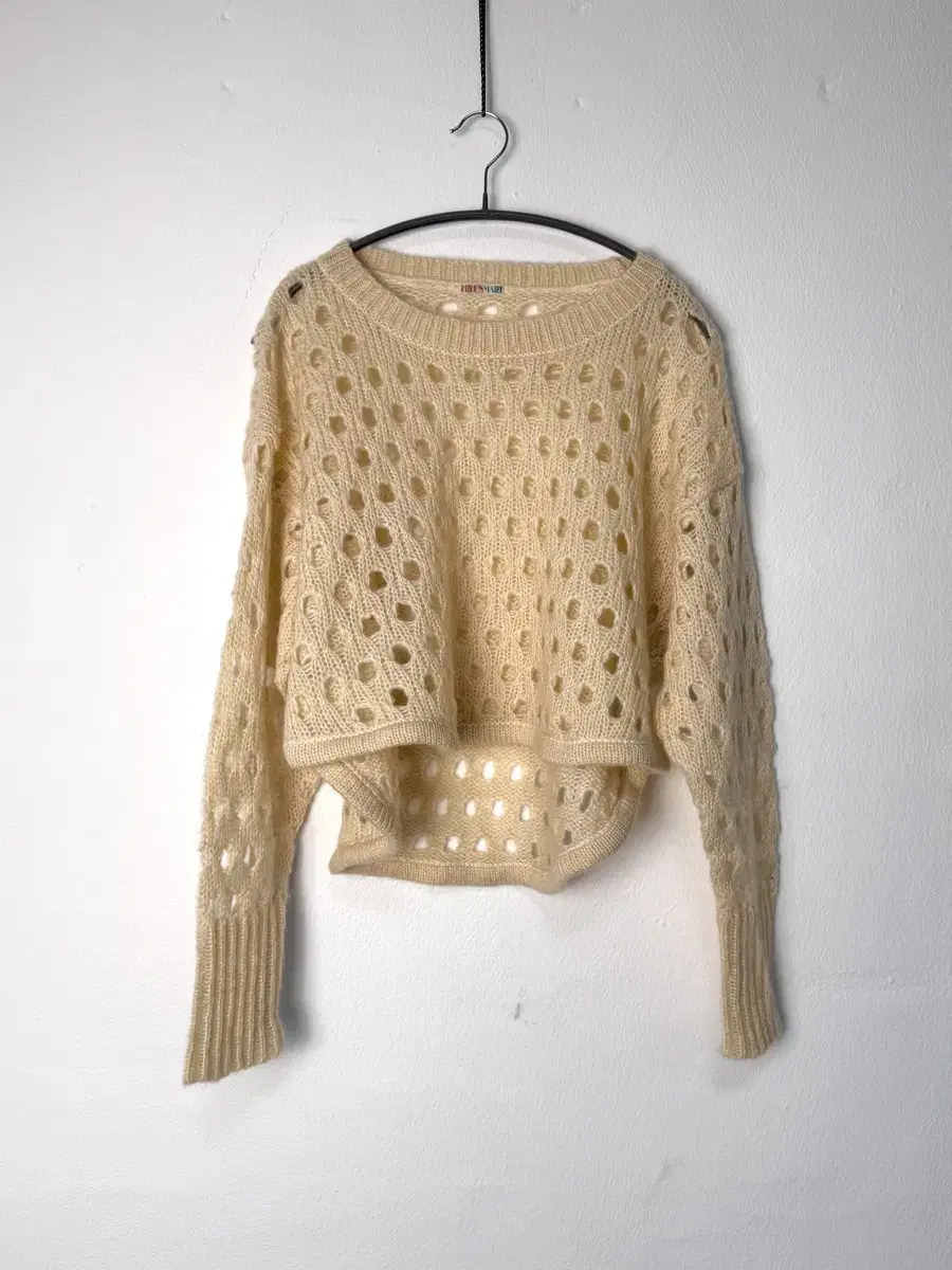 vintage punching cropped knit