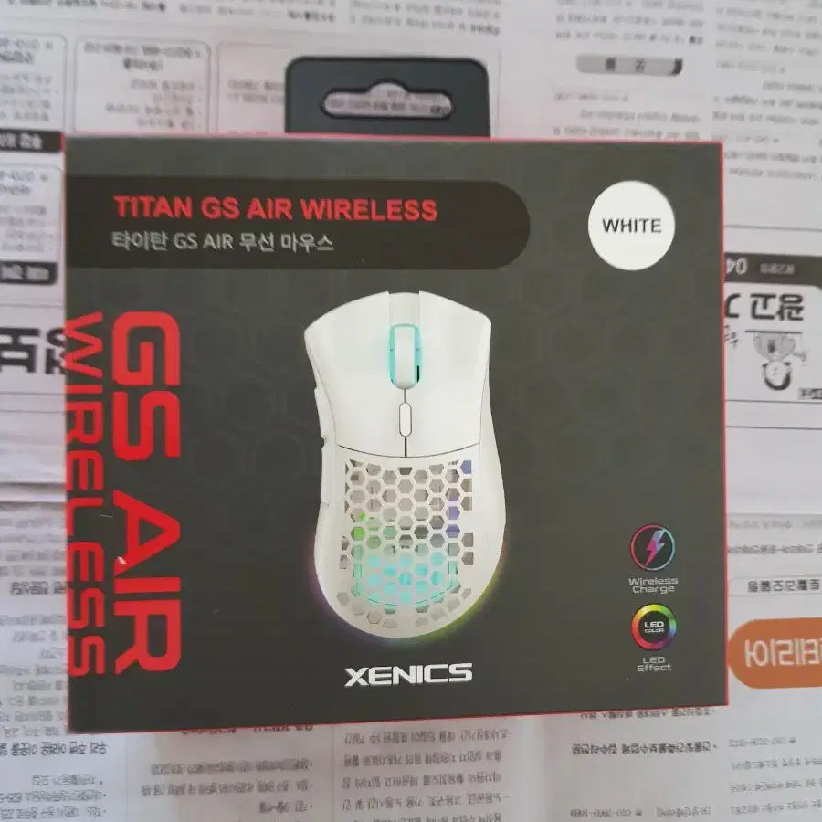 제닉스 TITAN GS AIR WIRELESS 무선 충전 게이밍마우스