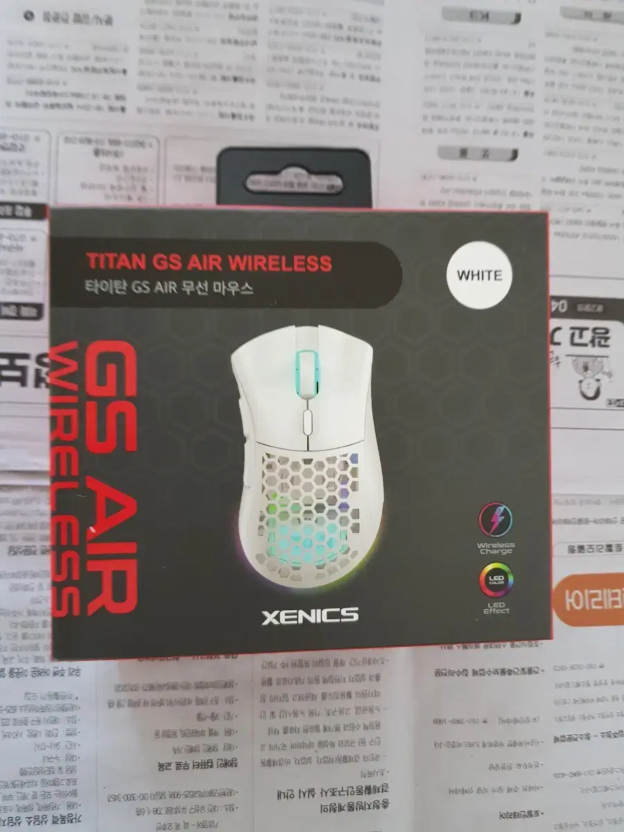 제닉스 TITAN GS AIR WIRELESS 무선 충전 게이밍마우스