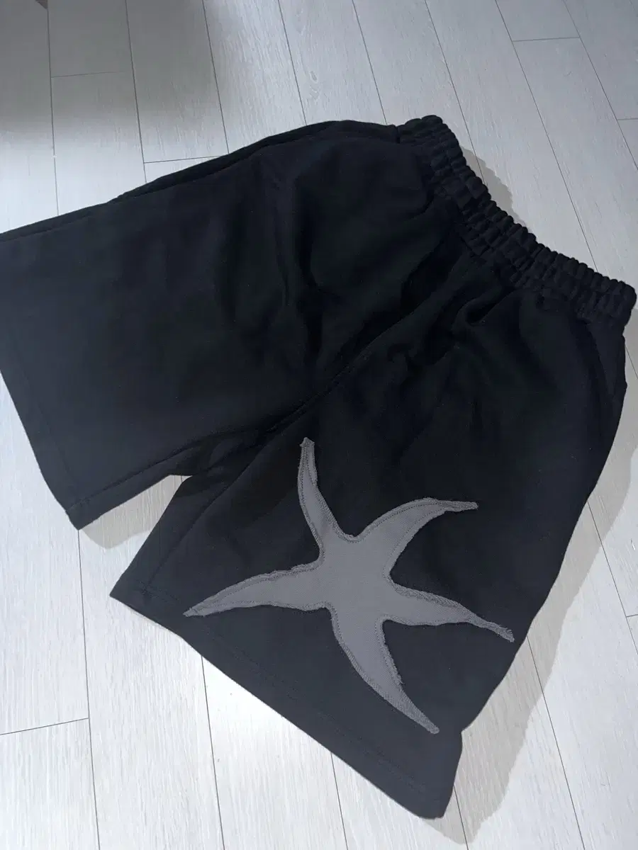 더콜디스트모먼트 TCM starfish half sweat pants