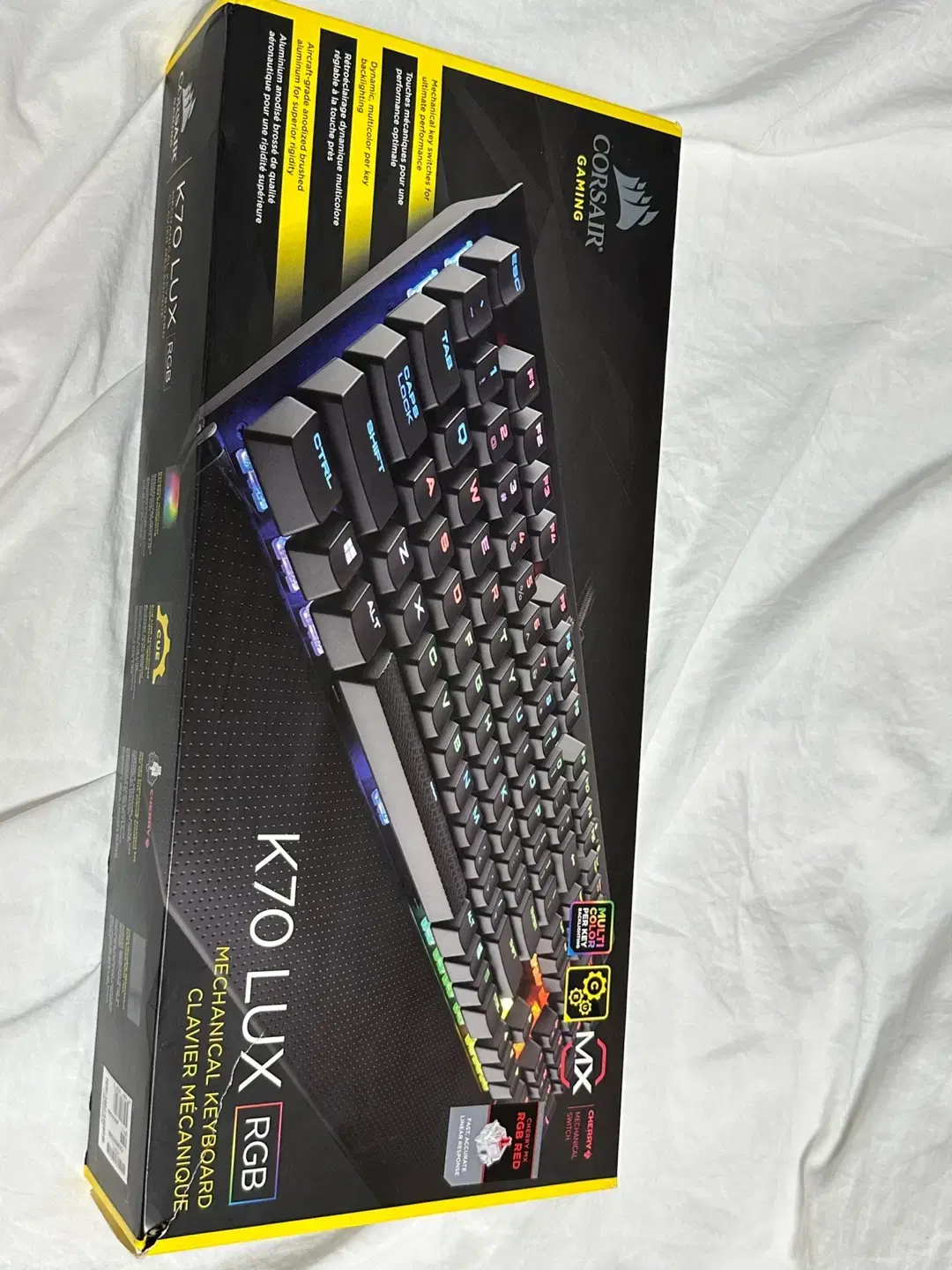 커세어 K70 LUX RGB 적축