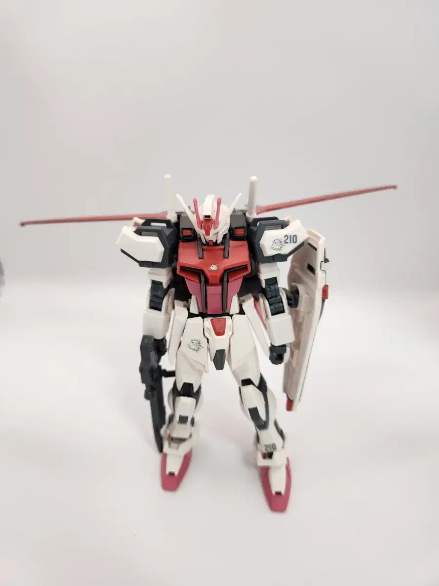 HG 스트라이크 루즈 건담