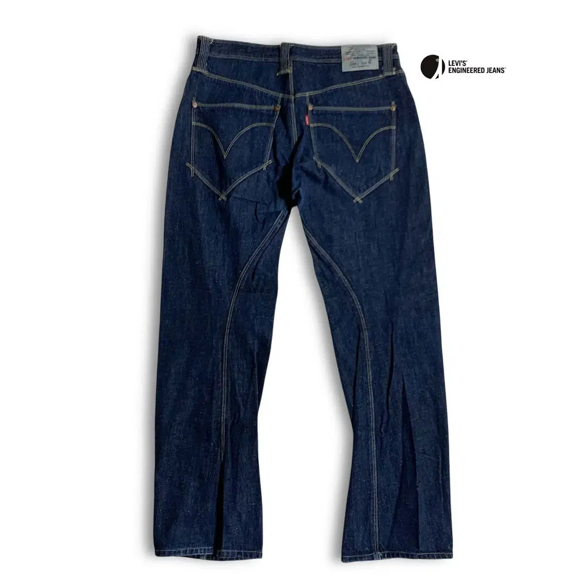 [33] Levis engineered pants