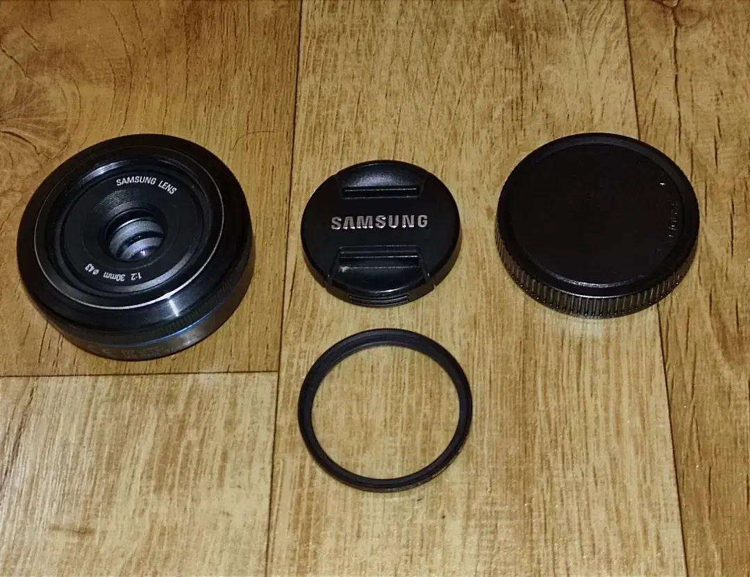 삼성 NX30   f2  30mm 여친  단렌즈  ㅡ 상태  s