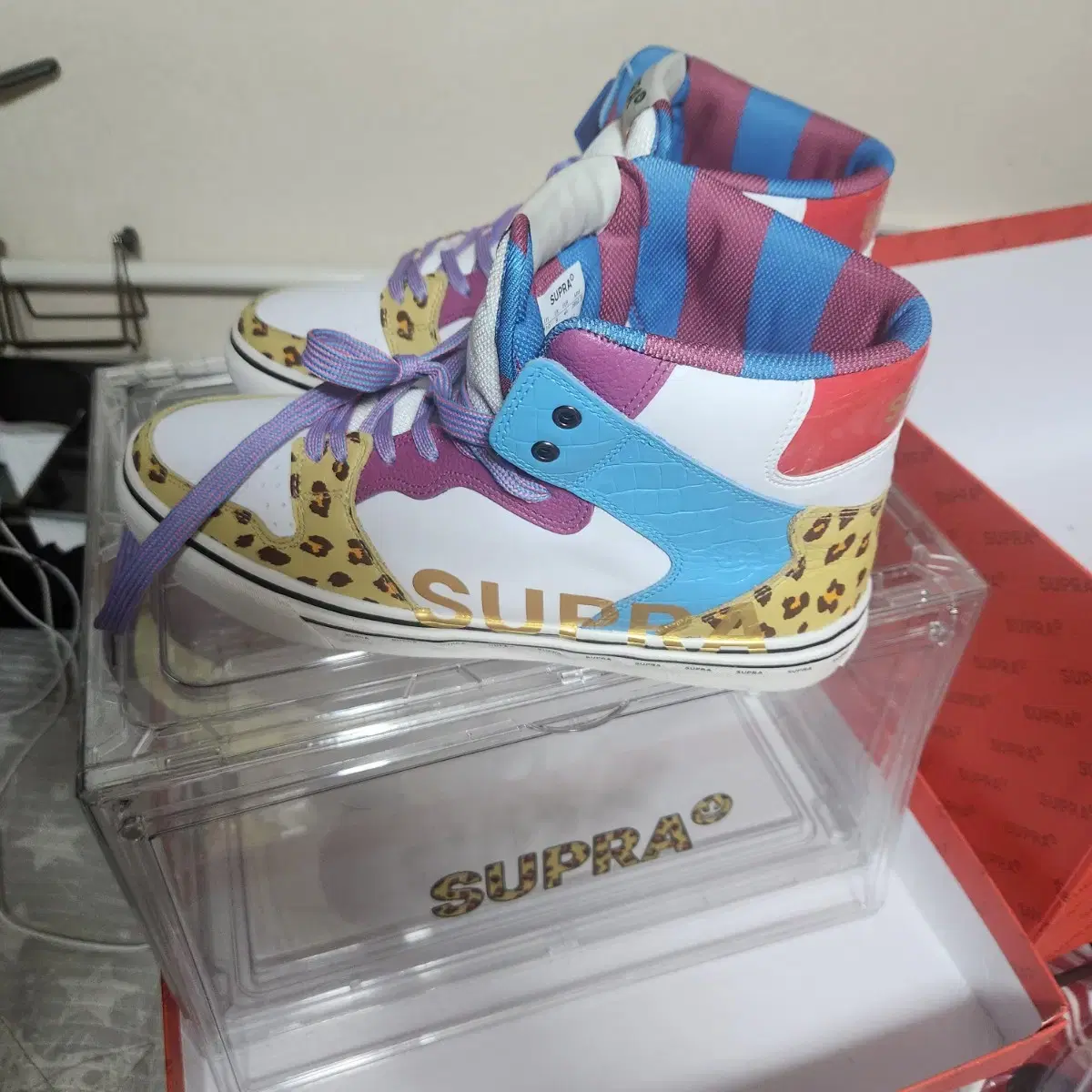 supra #7298 set 280. m top and bottom