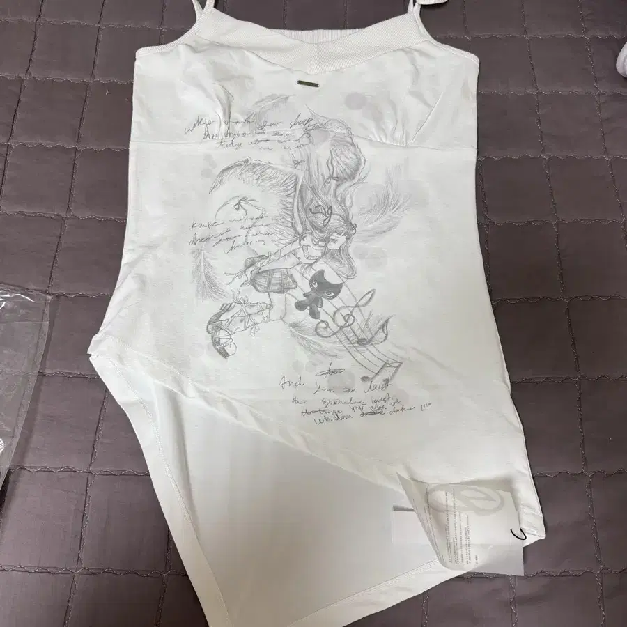 허그유어스킨 브이넥 슬리브리스 엔젤 V neck sleeveless