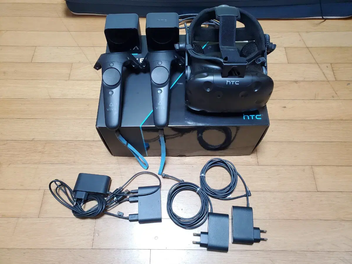 HTC VIVE 바이브 1세대 + 오디오 스크랩 a급 판매합니다